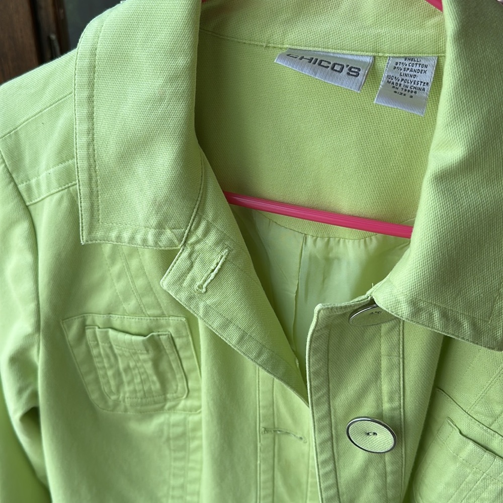 Women's lime green Chico’s Spring jacket
Please look at pictures for true color